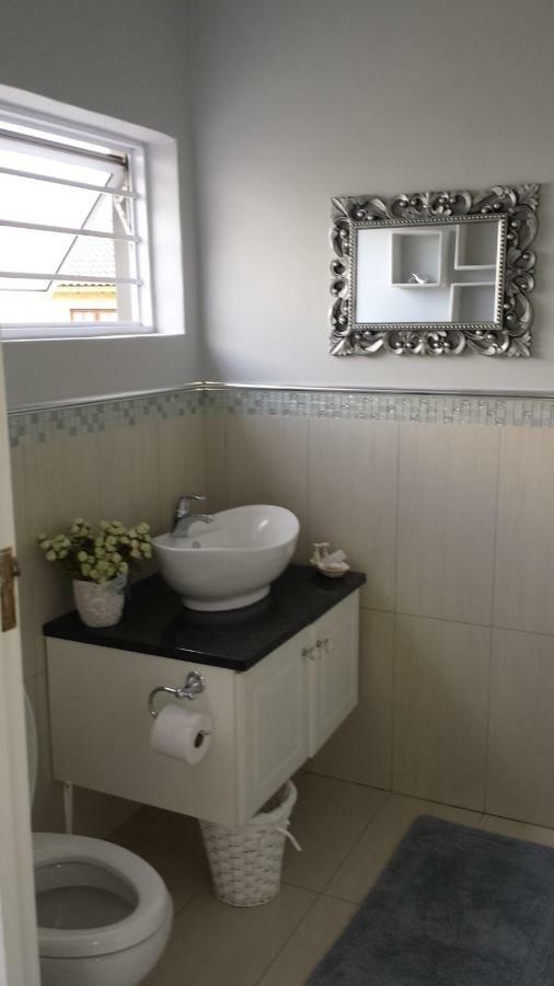 Apartamento 29 Carissa Street Somerset West Exterior foto